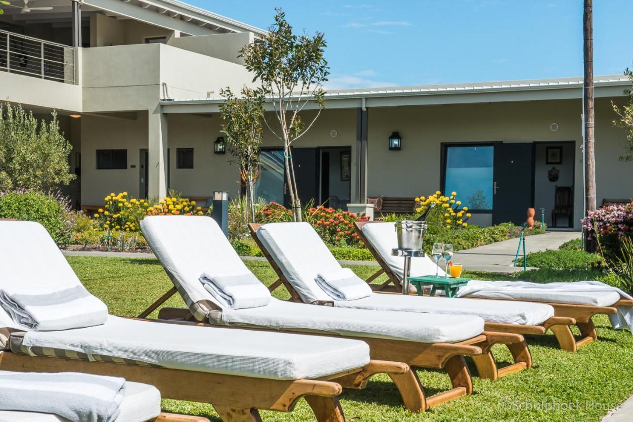 Schulphoek Seafront House Hermanus Exterior foto The Hotel's pool area